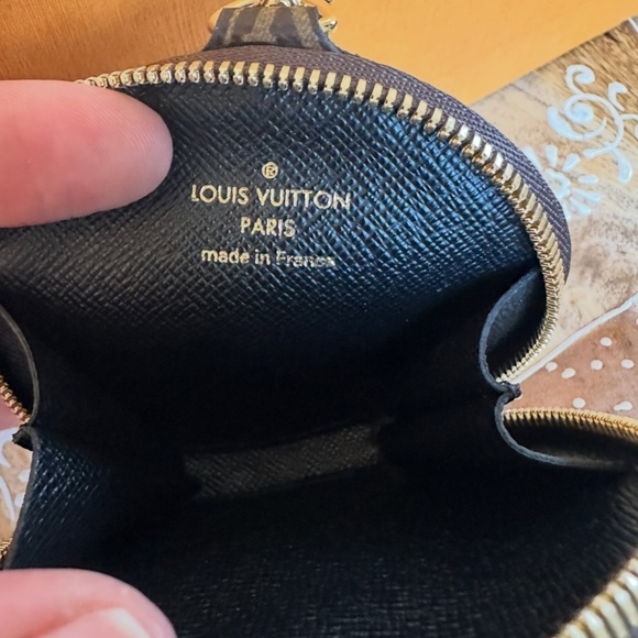 Louis Vuitton round coin purse monogram canvas - Picture 5 of 6